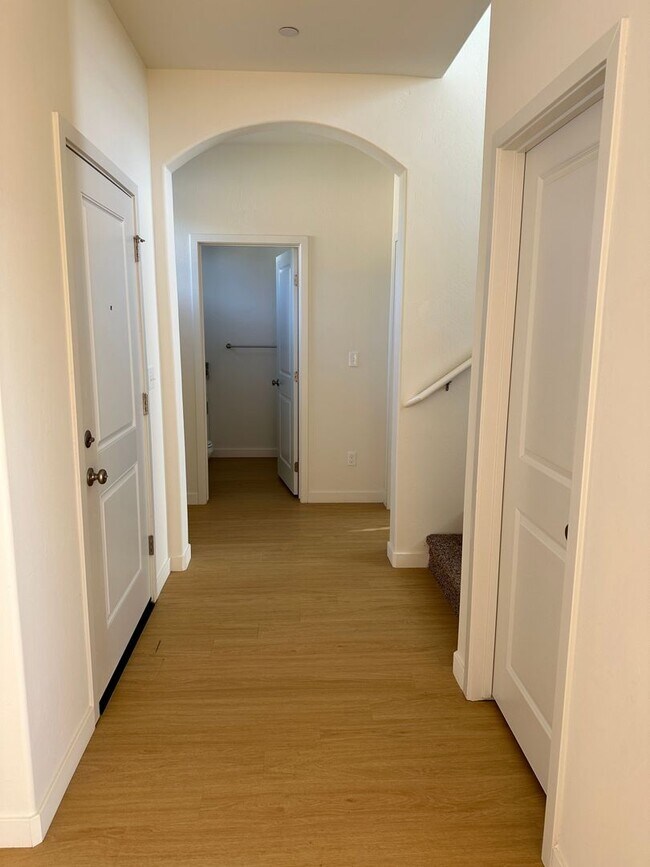 Foto del edificio - 8900 Brown Hills Dr
