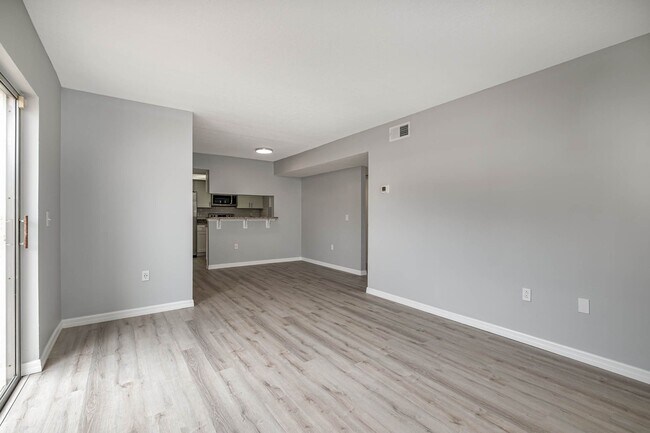 Foto del edificio - 629 Ridge Club Dr