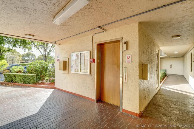 Building Photo - 6751 N University Dr