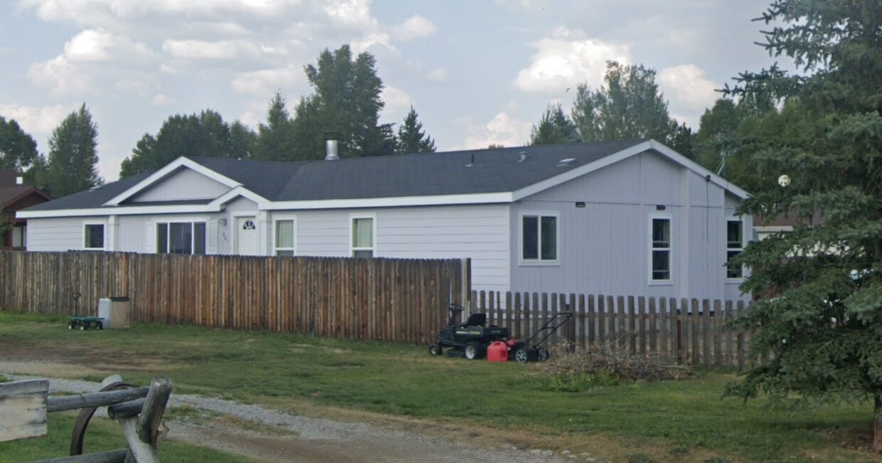 Foto principal - 951 Bonneville St