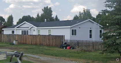 Building Photo - 951 Bonneville St