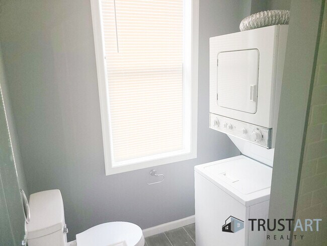 Building Photo - 4 bedroom apartment in Manayunk