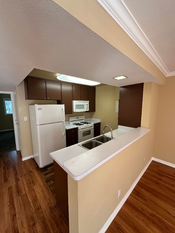 Building Photo - 338 S Arroyo Dr