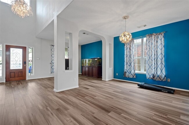 Foto del edificio - 8315 Hayden Cove Dr