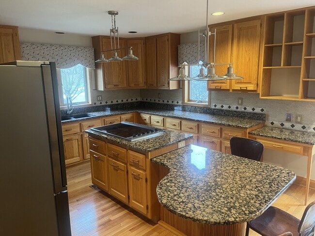 Foto del edificio - 180 Eleanor Dr