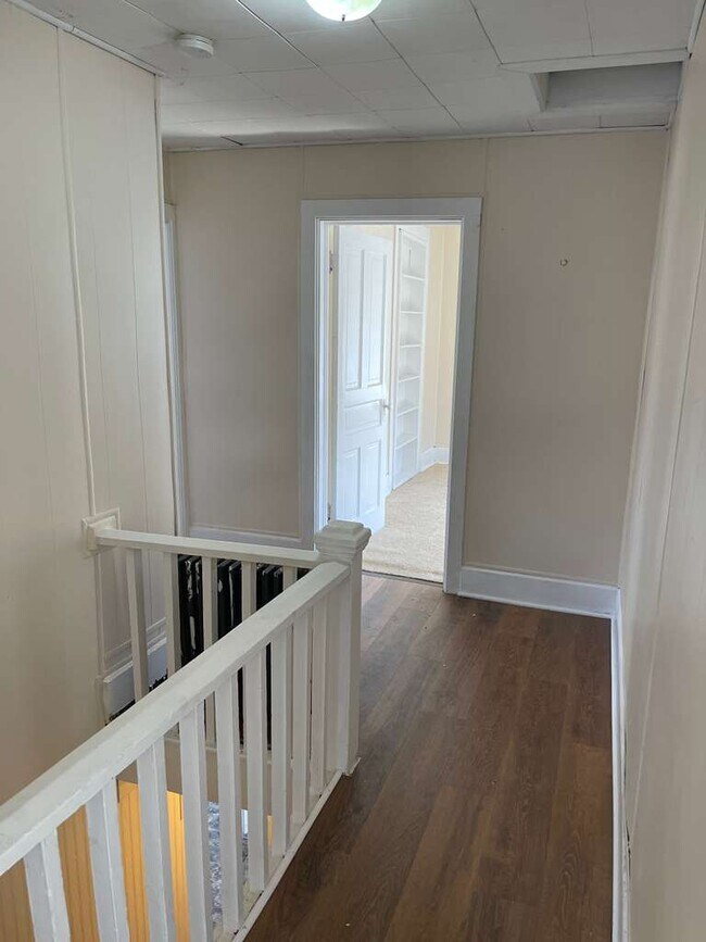 Foto del edificio - 320 W Clark St