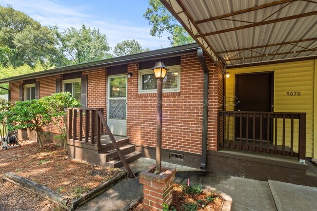 Foto del edificio - 5070 Crowe Dr SE