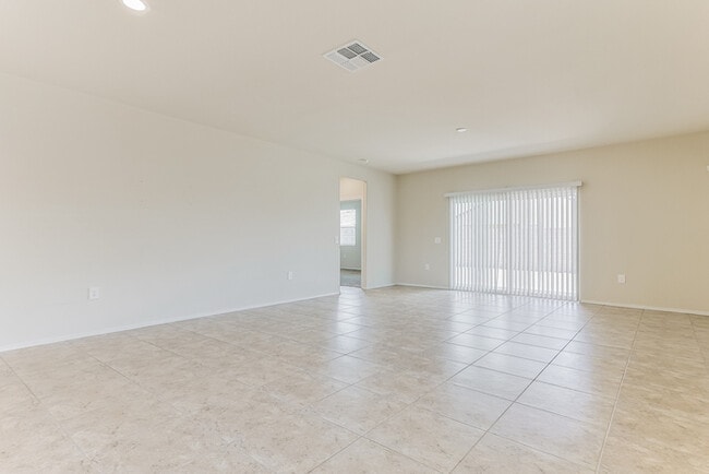 Foto del edificio - Bright Coolidge 4-Bedroom Home