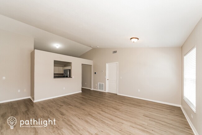 Building Photo - 5271 Beckham St