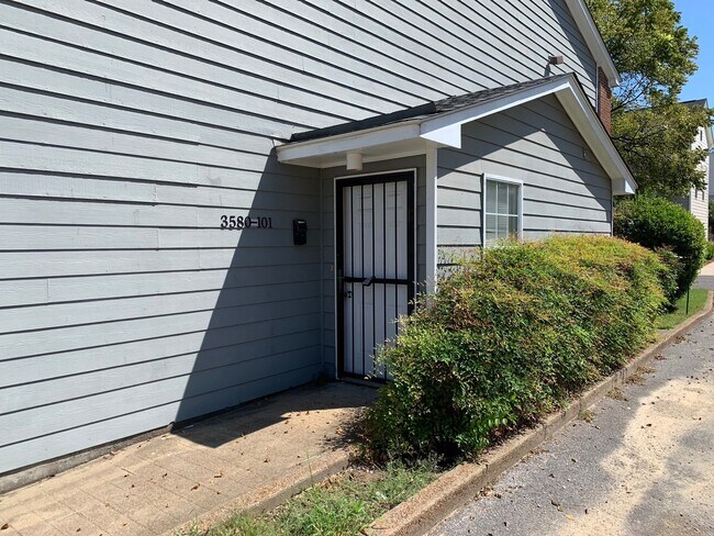 Building Photo - 3580 BRISTERWOOD
