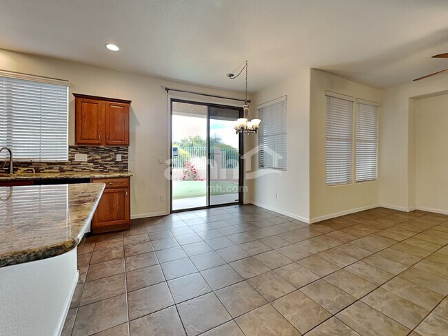 Foto del edificio - 2209 N 135th Dr