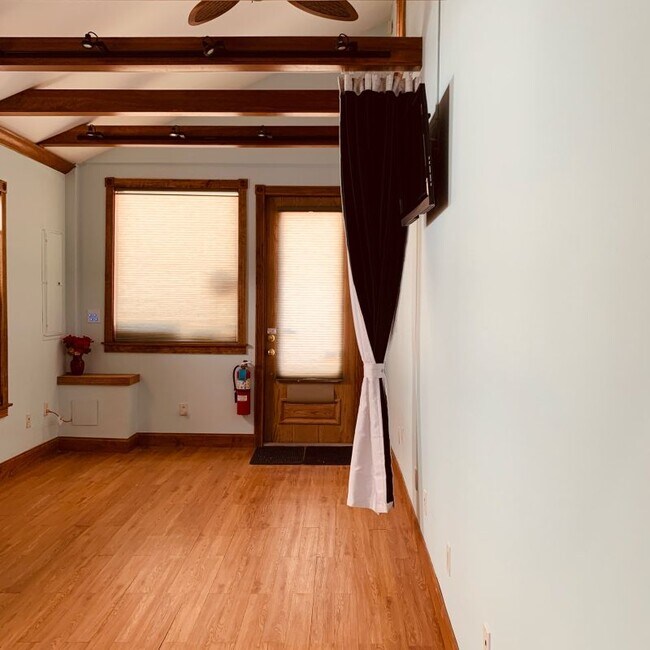 Foto del edificio - 416 Wyandotte St