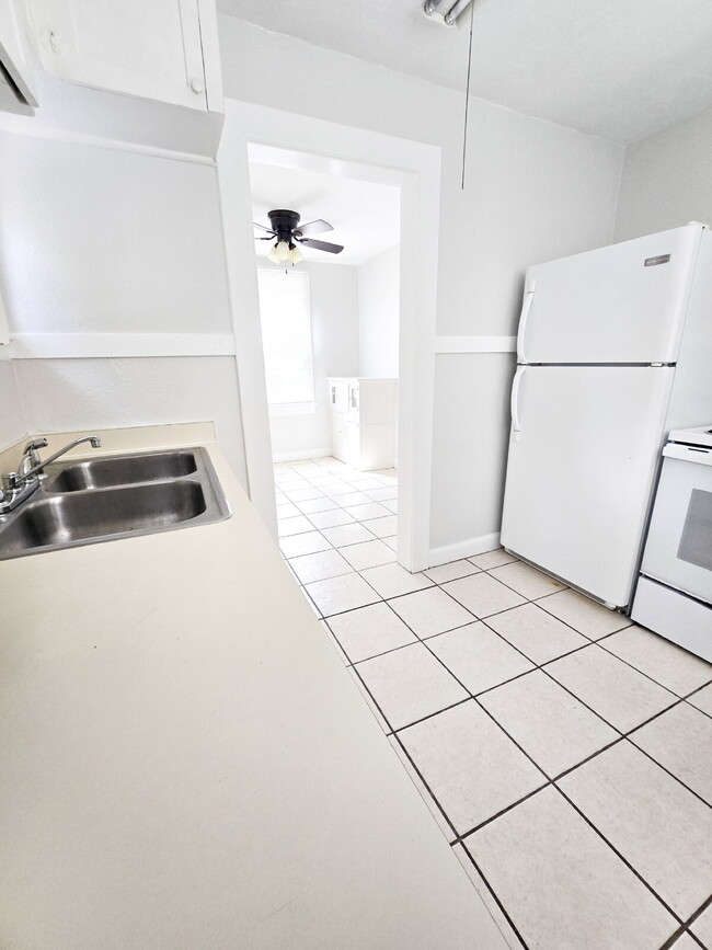 Building Photo - "Charming 1-Bedroom Home in Winter Haven – Perfect for Cozy Living!"