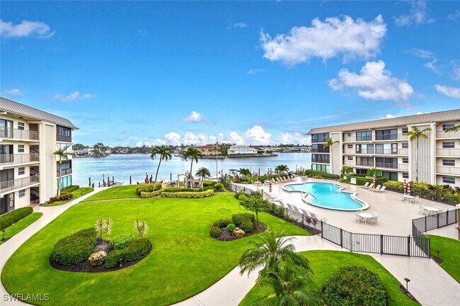Building Photo - 3200 Gulf Shore Blvd N