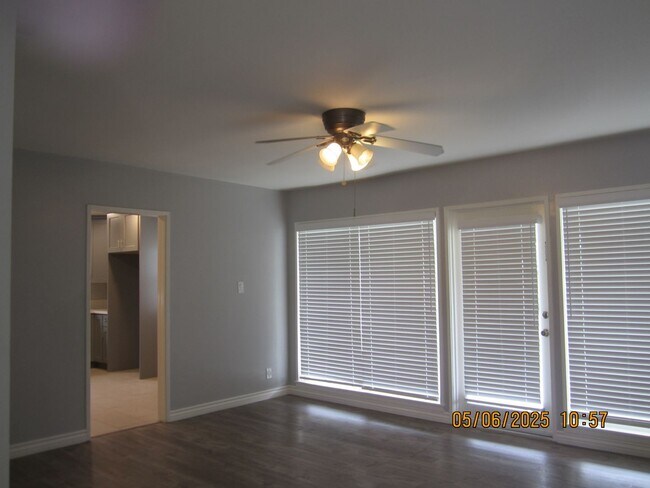 Foto del edificio - MAGNOLIA CENTER CHARMER, LIKE NEW!