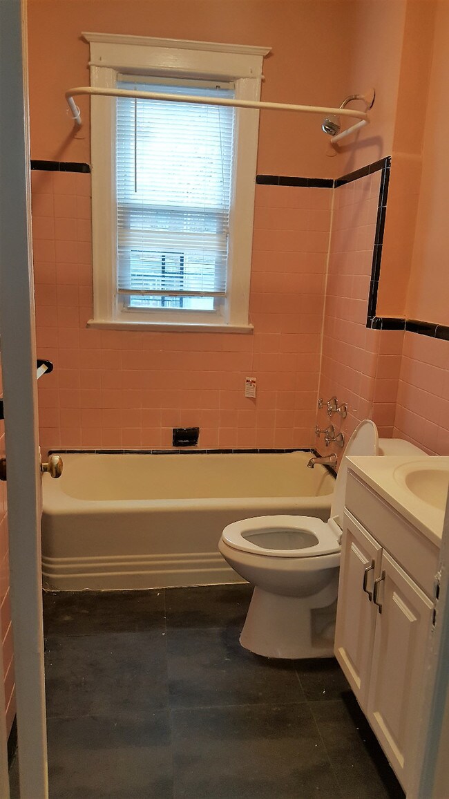 Foto del edificio - 4811 Wilder Ave