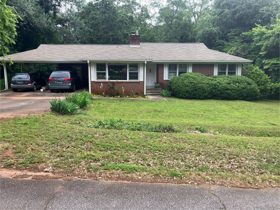 Foto principal - 232 Maple Blvd