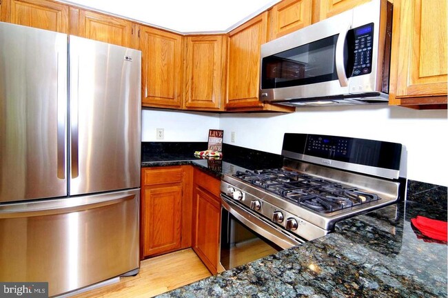 Foto del edificio - 6581 Cypress Point Rd
