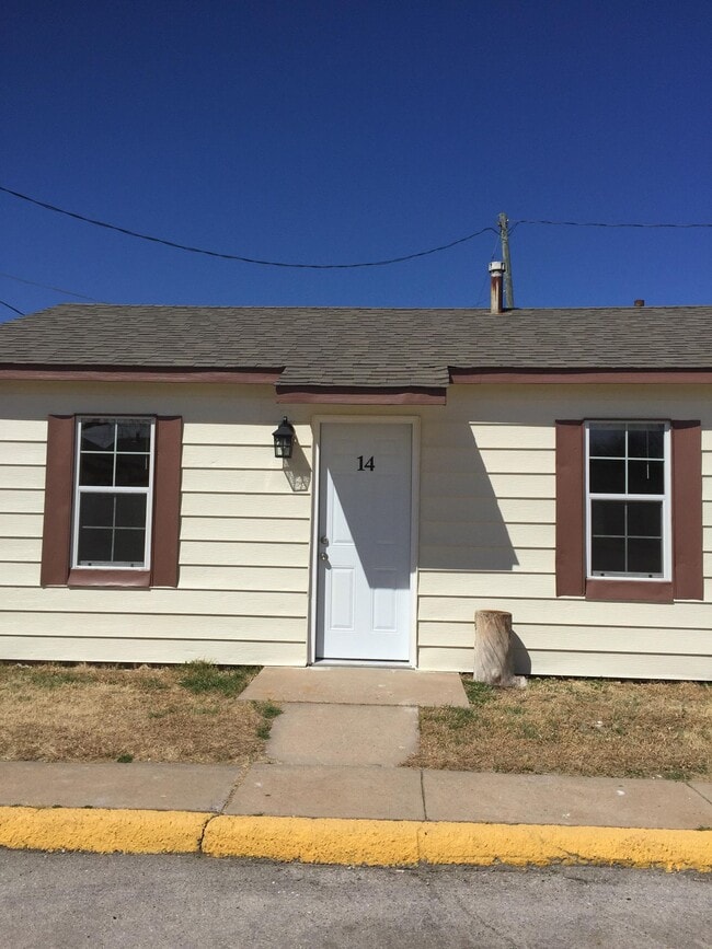 Building Photo - 13 Pine Creek Cir