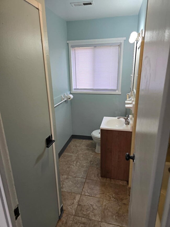 Foto del edificio - 1702 Wakefield Dr NE