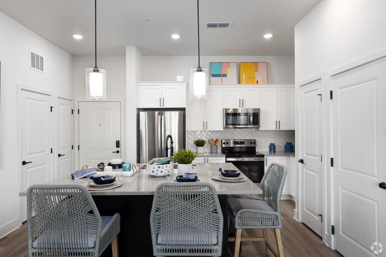 【R JUBILEE / アールジュビリー】L'Appartment Trio at Jubilee Park - 7663 Jubilee Park Blvd Orlando, FL