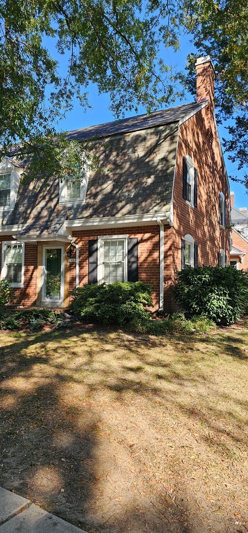 Photo - Beautifully Maintained 2 Bed 2 Bath + Den ... House