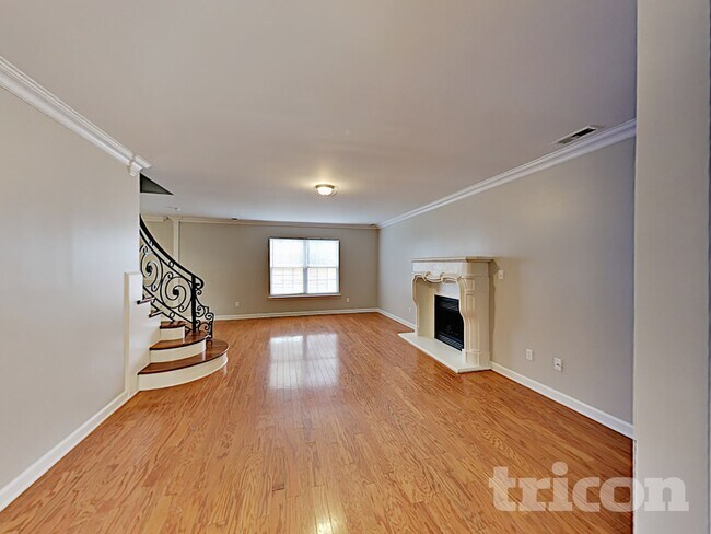 Foto del edificio - 4700 Winterberry Ln