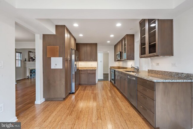 Foto del edificio - 3116 Wynford Dr