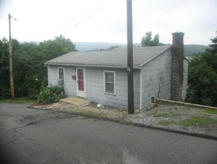 819 Nepolt St, Pottsville, PA 17901 House Rental in Pottsville, PA