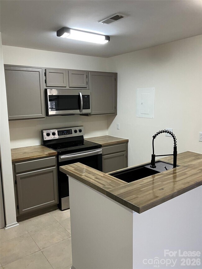 Foto del edificio - 18809 Vineyard Point Ln