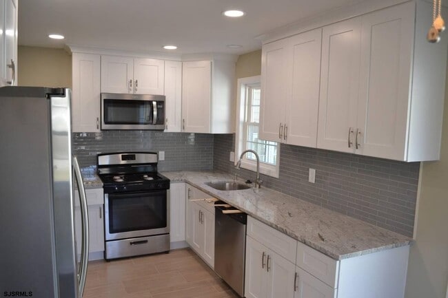 Foto del edificio - 321 Dogwood Ave