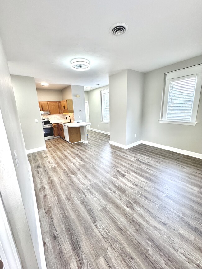 Photo - 1736 Memorial Ave SW Apartment