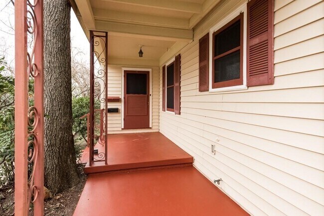 Foto del edificio - 1023 Ellingson Ln