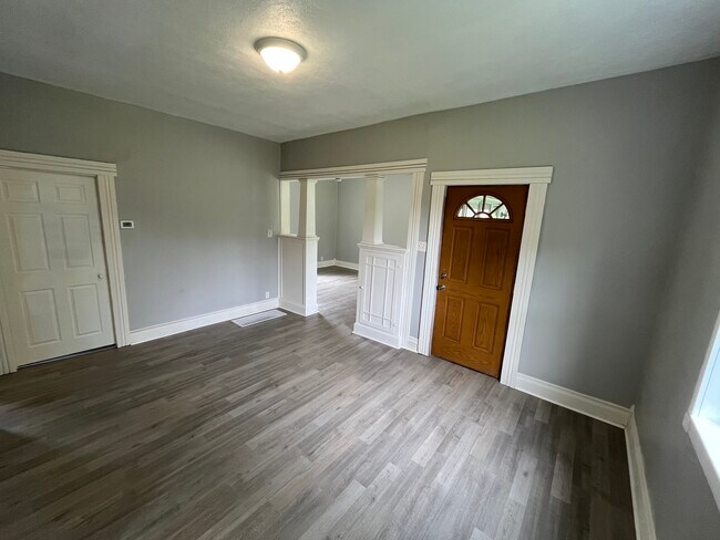 Foto del edificio - 8110 S Edwards Ave