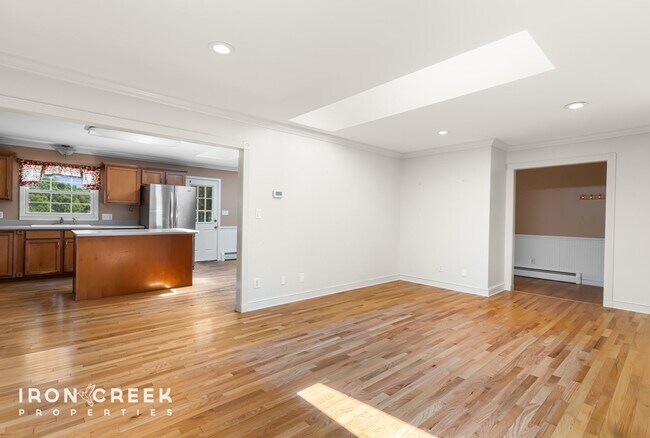 Foto del edificio - Spacious West Asheville Home with Dual Kit...