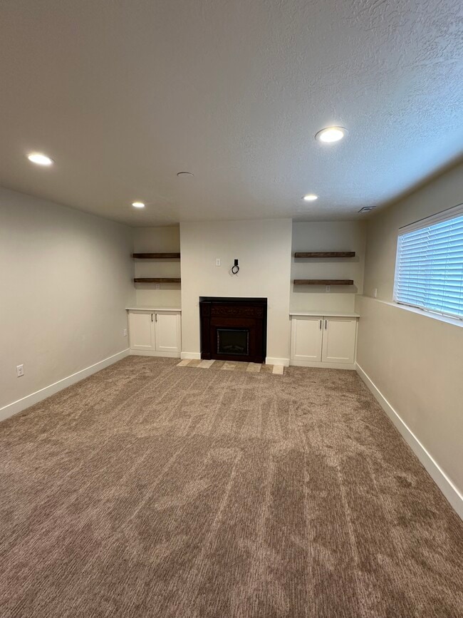 Building Photo - 2687 W 220 N