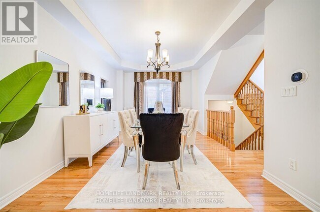 Building Photo - 280-280 Paradelle Dr