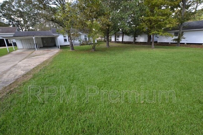 Building Photo - 11933 Newsom Dr