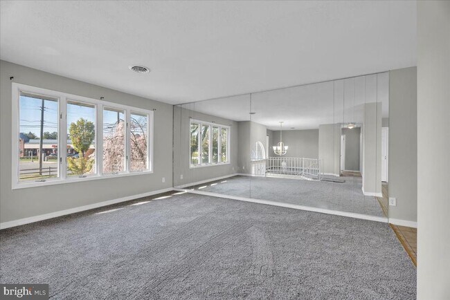 Foto del edificio - 301 County House Rd