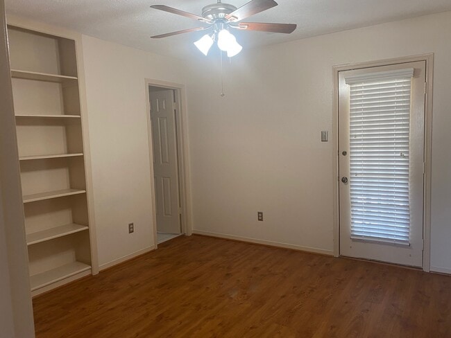 Foto del edificio - 11418 Galbreath Dr