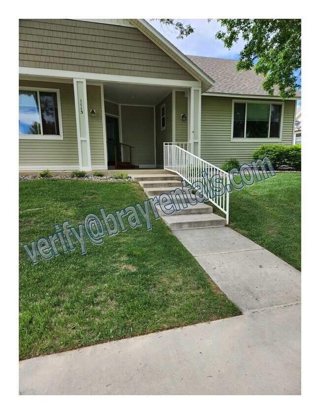 Building Photo - 1113 Primrose Ln