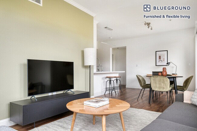 Building Photo - 5710 Crescent Park E