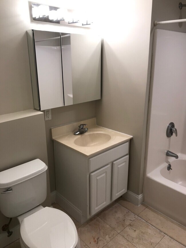 Foto del edificio - 1522 VFW Pky