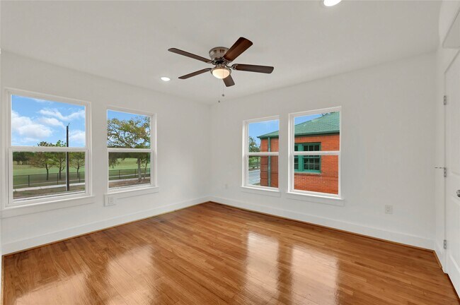 Foto del edificio - 6620 Lawndale St