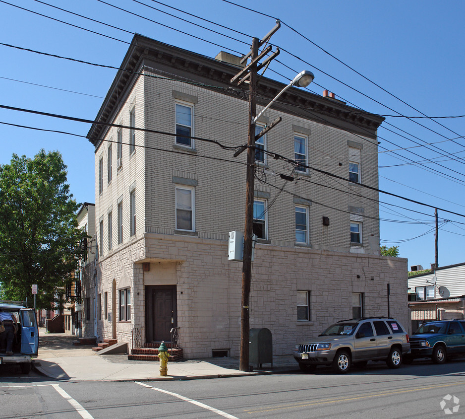 Primary Photo - 44-46 Delancey St