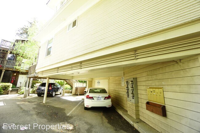 Building Photo - 3109-3111 Telegraph Ave