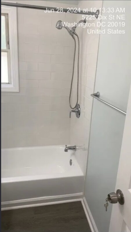 Foto del edificio - 5225 Dix St NE