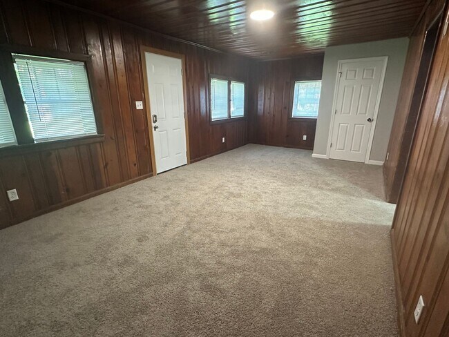 Foto del edificio - 3 Bedroom / 2 Bath near park