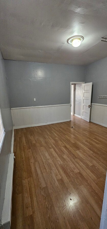 Building Photo - 1550 Clifton Ave