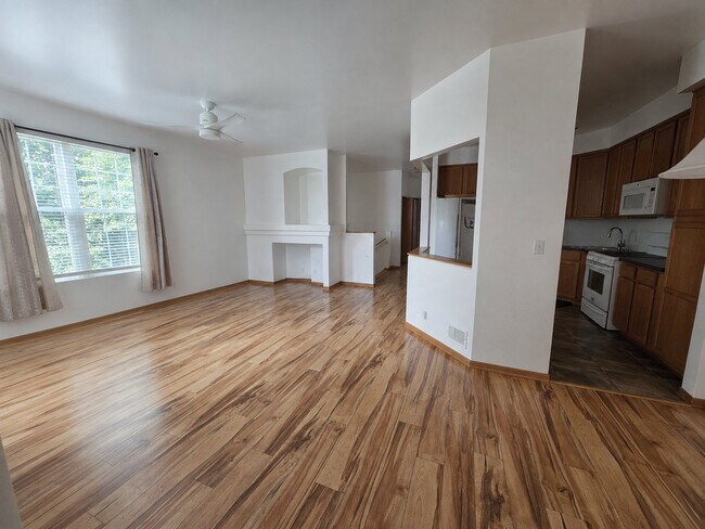 Building Photo - 101 Cherry Creek Dr